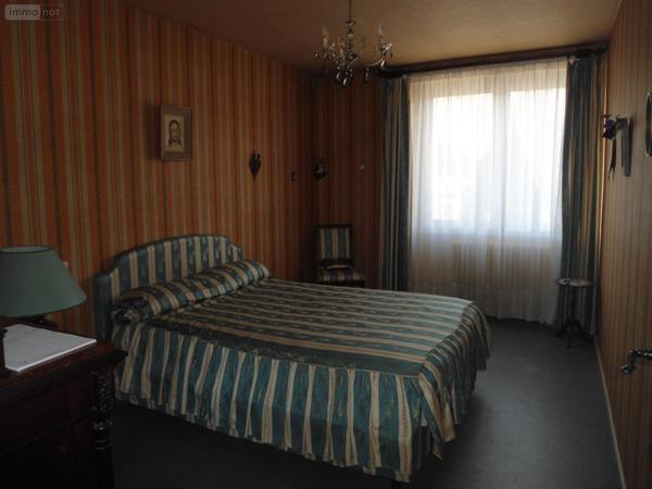 Maison de ville à vendre à Argentat-sur-Dordogne en Corrèze (19400), ref : Argentat