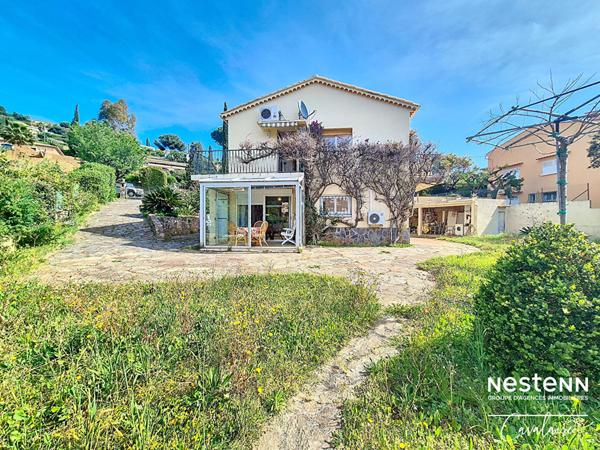 Maison climatisée avec grand potentiel à Cavalaire, à 20 minutes à pied des plages !