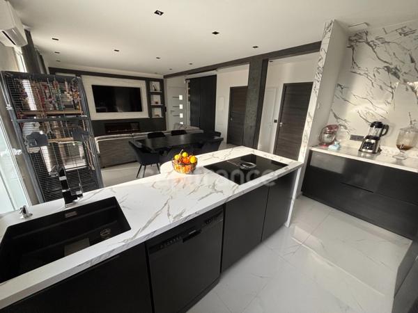 Appartement à vendre 4 pièces ANTIBES (06), aucune charge de copropriété, terrasse avec vue mer, garage !!