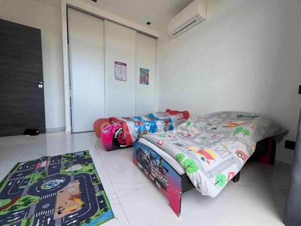 Appartement à vendre 4 pièces ANTIBES (06), aucune charge de copropriété, terrasse avec vue mer, garage !!