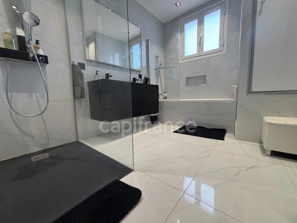 Appartement à vendre 4 pièces ANTIBES (06), aucune charge de copropriété, terrasse avec vue mer, garage !!