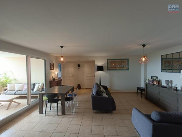 A vendre magnifique appartement T4 avec vue sur mer et 2 parkings au centre ville