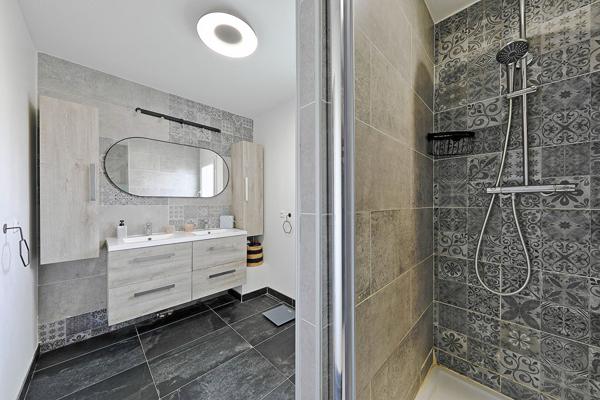 MAISON INDIVIDUELLE SANS VIS-A-VIS à Lieusaint !!