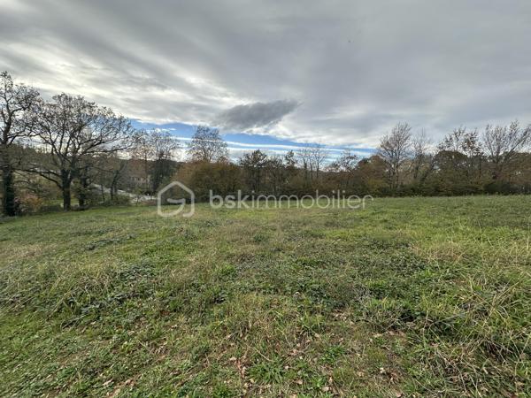 Terrain de 2 251 m²