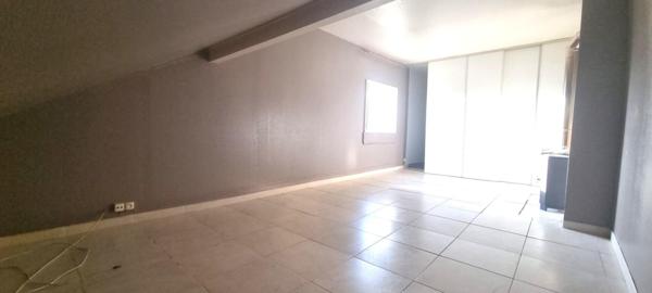 Grande maison familiale ou 2 appartements sur terrain d'environ 13 ares