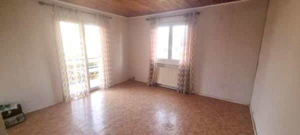 Grande maison familiale ou 2 appartements sur terrain d'environ 13 ares