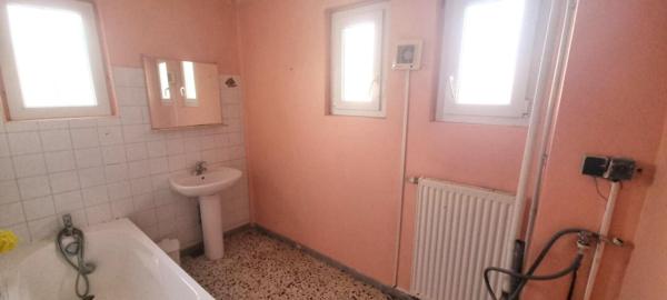 Grande maison familiale ou 2 appartements sur terrain d'environ 13 ares