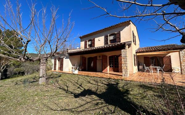 Maison à vendre    5 pièces •  Salernes