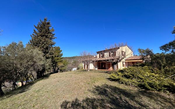 Maison à vendre    5 pièces •  Salernes