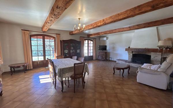 Maison à vendre    5 pièces •  Salernes