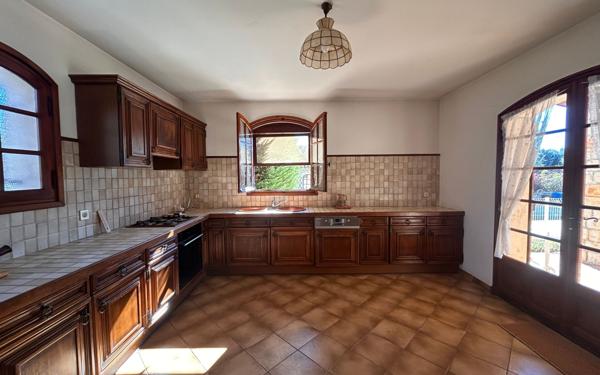 Maison à vendre    5 pièces •  Salernes