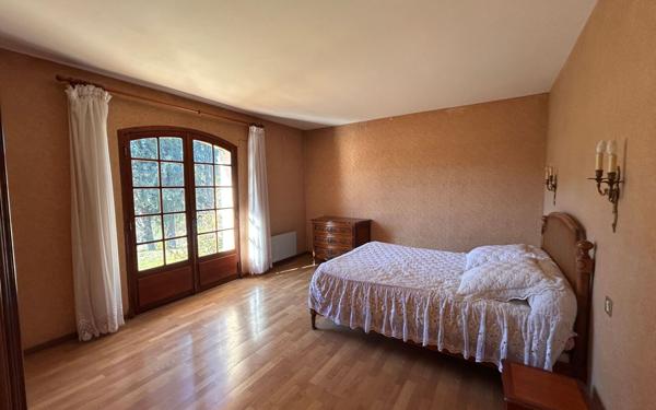 Maison à vendre    5 pièces •  Salernes