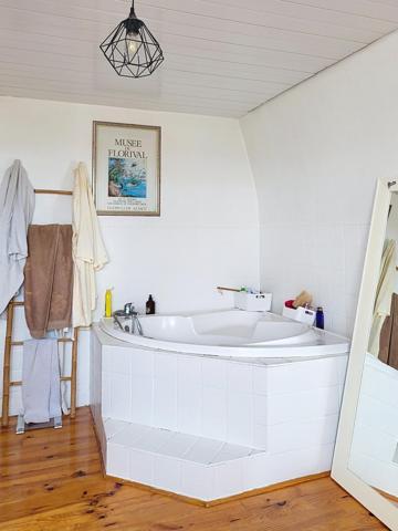 Jolie maison des mines de 165m² sur 11.57 ares.