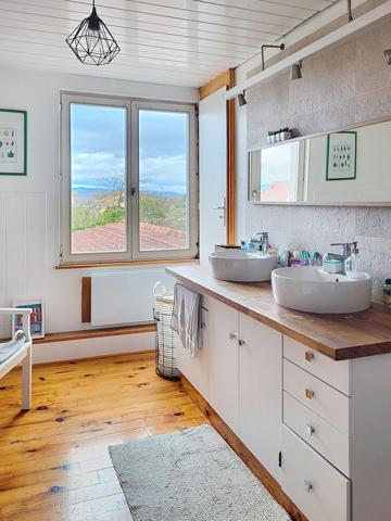 Jolie maison des mines de 165m² sur 11.57 ares.