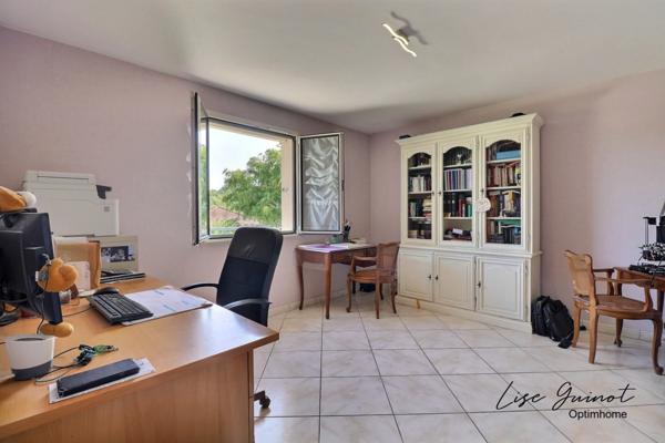 MAISON FAMILIALE 5 CHAMBRES MAULE BAS