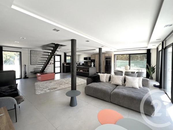 Maison à vendre  4 pièces - 145 m 2   PIERREFEU DU VAR  - 83