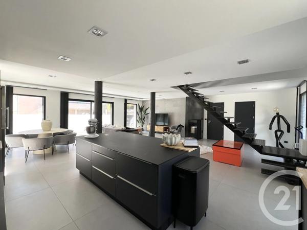 Maison à vendre  4 pièces - 145 m 2   PIERREFEU DU VAR  - 83
