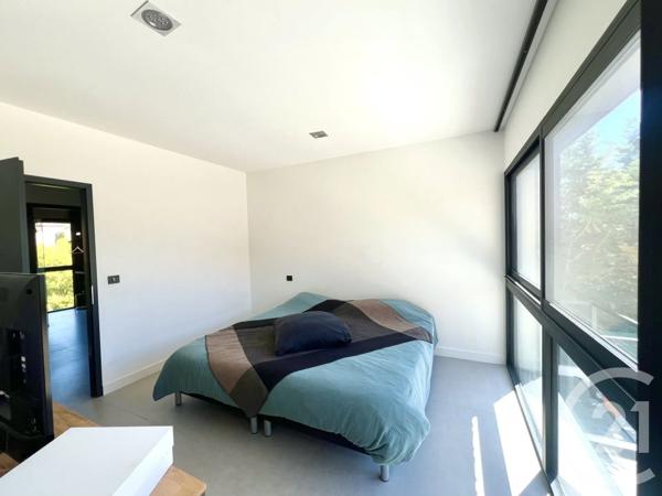 Maison à vendre  4 pièces - 145 m 2   PIERREFEU DU VAR  - 83