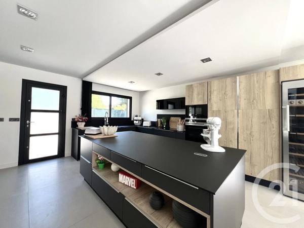 Maison à vendre  4 pièces - 145 m 2   PIERREFEU DU VAR  - 83