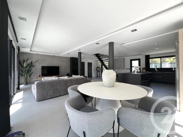 Maison à vendre  4 pièces - 145 m 2   PIERREFEU DU VAR  - 83