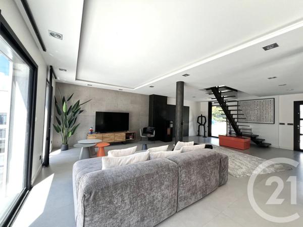 Maison à vendre  4 pièces - 145 m 2   PIERREFEU DU VAR  - 83
