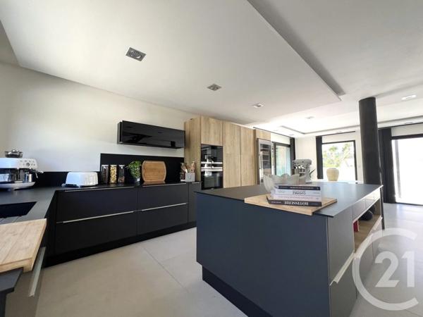 Maison à vendre  4 pièces - 145 m 2   PIERREFEU DU VAR  - 83