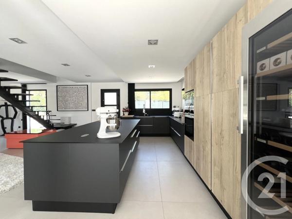 Maison à vendre  4 pièces - 145 m 2   PIERREFEU DU VAR  - 83