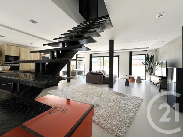 Maison à vendre  4 pièces - 145 m 2   PIERREFEU DU VAR  - 83