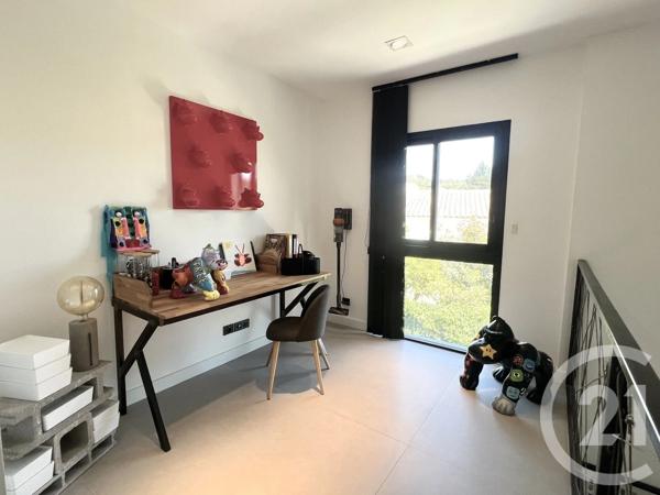 Maison à vendre  4 pièces - 145 m 2   PIERREFEU DU VAR  - 83