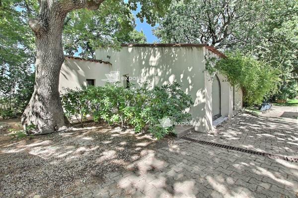 Propriété 8 pièces à 8mn du centre ville d'Aix