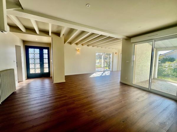 Carcans - Maison de ville avec grand terrain arboré proche des commodités et des plages