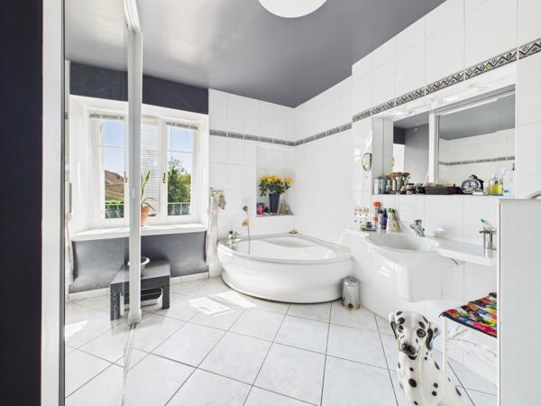 Ancienne laiterie du XVIII? siècle au cœur de Beaujeu