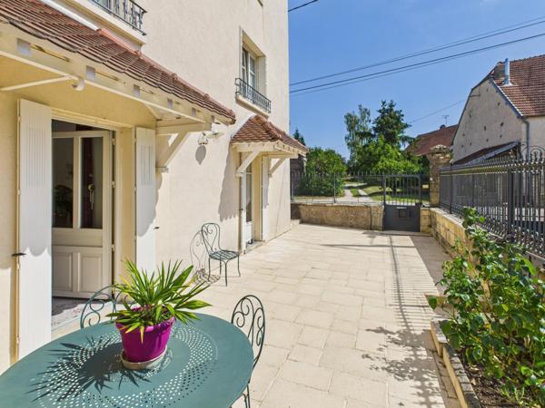 Ancienne laiterie du XVIII? siècle au cœur de Beaujeu