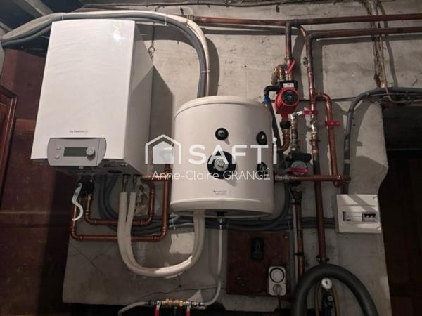 Une maison aux volumes généreux et au potentiel rare, idéale pour allier vie de famille et projets sur mesure.