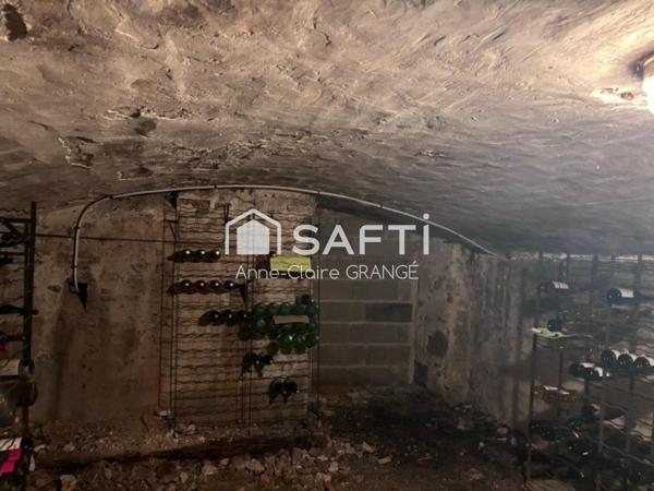 Une maison aux volumes généreux et au potentiel rare, idéale pour allier vie de famille et projets sur mesure.