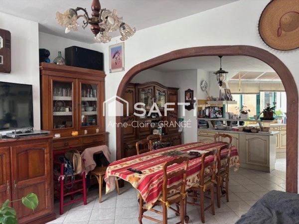 Une maison aux volumes généreux et au potentiel rare, idéale pour allier vie de famille et projets sur mesure.