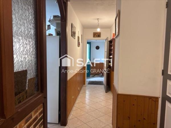 Une maison aux volumes généreux et au potentiel rare, idéale pour allier vie de famille et projets sur mesure.