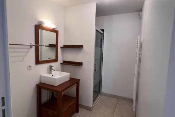 Location - Appartement 3 pièces 62 m 2 PLESCOP (56890)