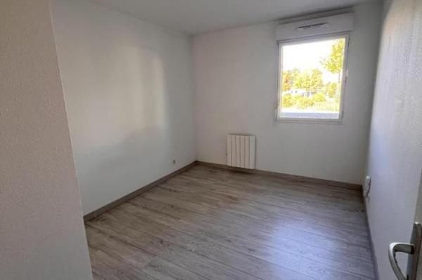Location - Appartement 3 pièces 62 m 2 PLESCOP (56890)