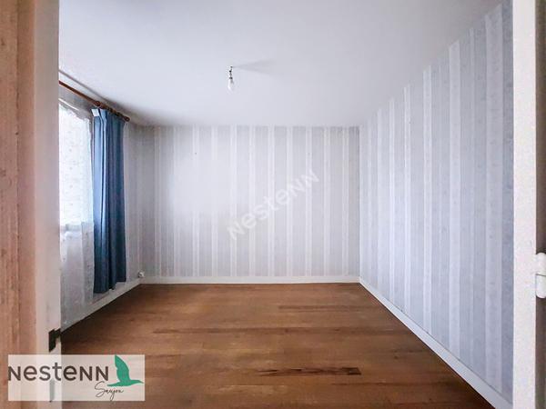 A Saint Fort Sur Gironde,maison à vendre avec 1 étage, 4 chambres, 2 garages, terrain env 1200 m²