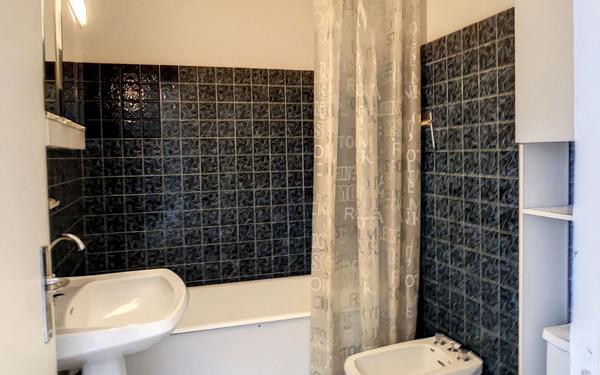 Appartement à louer    1 pièce •  Brive-la-Gaillarde