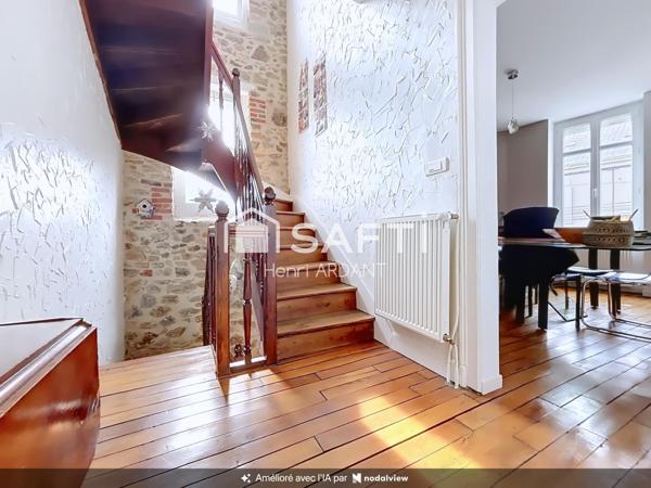 Maison de ville ATYPIQUE avec plein de possibilités !