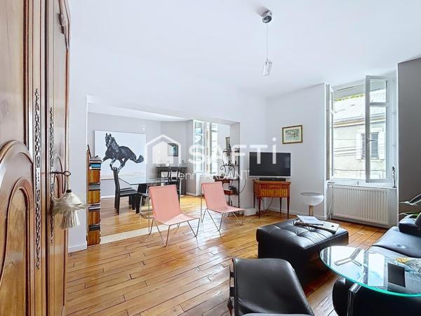 Maison de ville ATYPIQUE avec plein de possibilités !