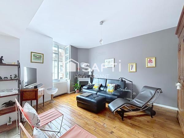 Maison de ville ATYPIQUE avec plein de possibilités !