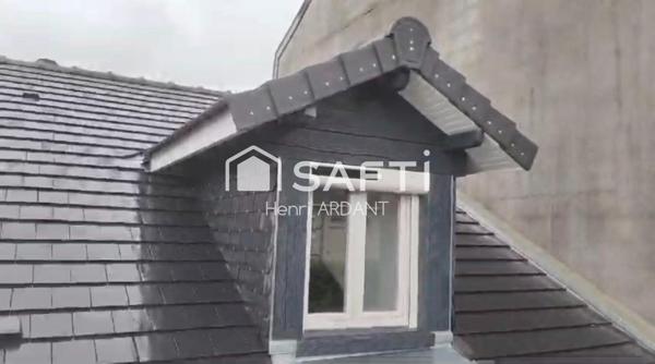 Maison de ville ATYPIQUE avec plein de possibilités !
