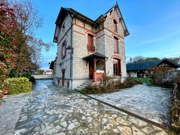 Milly-la-Forêt (91490) Propriété exceptionnelle comprenant deux maisons 240 m², dépendances ( + 140 m² )et 1 890 m² de terrain