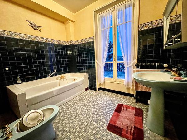 Milly-la-Forêt (91490) Propriété exceptionnelle comprenant deux maisons 240 m², dépendances ( + 140 m² )et 1 890 m² de terrain