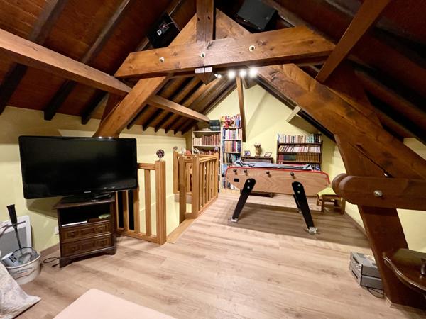 Milly-la-Forêt (91490) Propriété exceptionnelle comprenant deux maisons 240 m², dépendances ( + 140 m² )et 1 890 m² de terrain