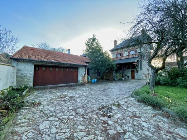 Milly-la-Forêt (91490) Propriété exceptionnelle comprenant deux maisons 240 m², dépendances ( + 140 m² )et 1 890 m² de terrain