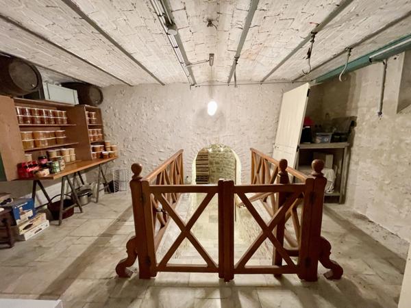 Milly-la-Forêt (91490) Propriété exceptionnelle comprenant deux maisons 240 m², dépendances ( + 140 m² )et 1 890 m² de terrain